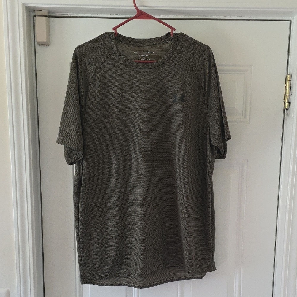 Under Armour Men's Gray Short Sleeve Tee